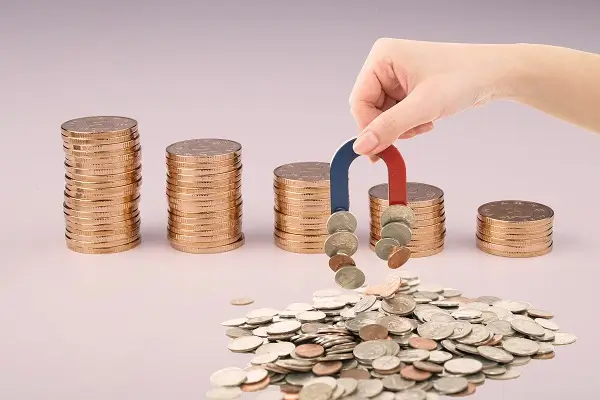 上海大学任泽平简介